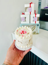 Cargar imagen en el visor de la galería, Tiny Vintage Cake