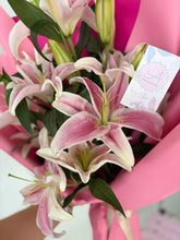 Cargar imagen en el visor de la galería, Orion Bouquet