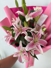 Cargar imagen en el visor de la galería, Orion Bouquet
